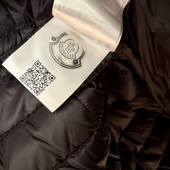 Moncler - Barbel Fit & Flare Hooded Down Parka, Black (Size 4/L) - Picture 8 of 13